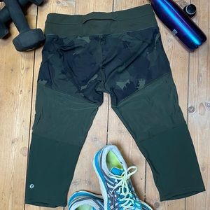 Lululemon Camo Capri